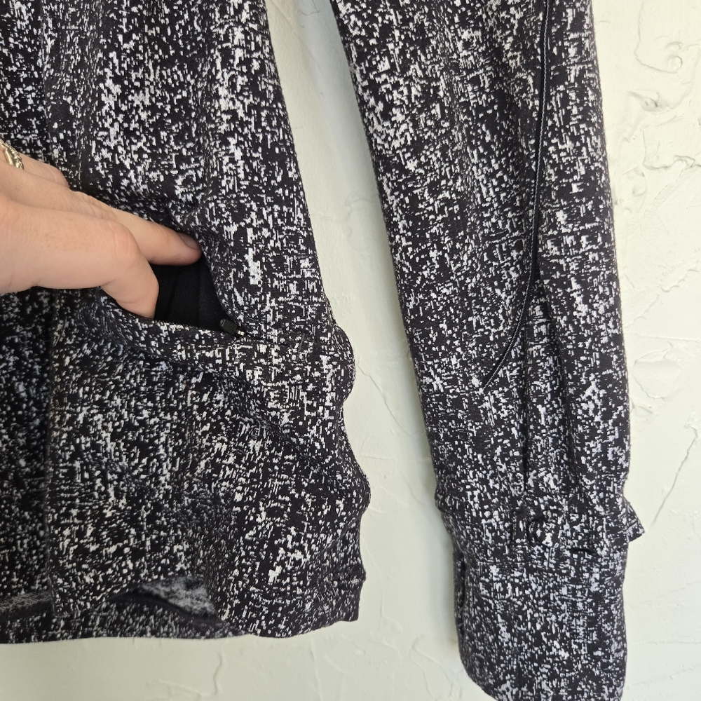 Lululemon Extra Mile Long Sleeve Top - Picture 8 of 16